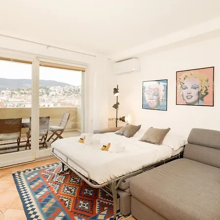 Free Parking & View Capitolina Apartman