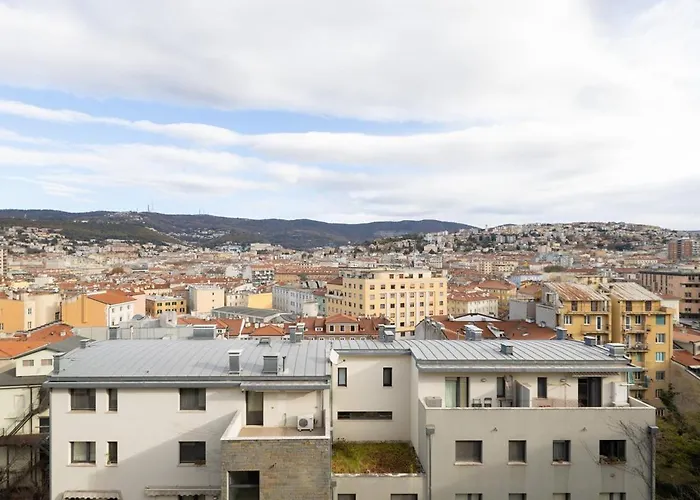 Free Parking & View Capitolina Apartman